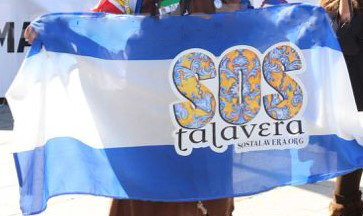 ASOCIACION-SOS-TALAVERA-SOSTALAVERA-ANIVERSARIO-MANIFESTACION-TOLEDO-BANDERA