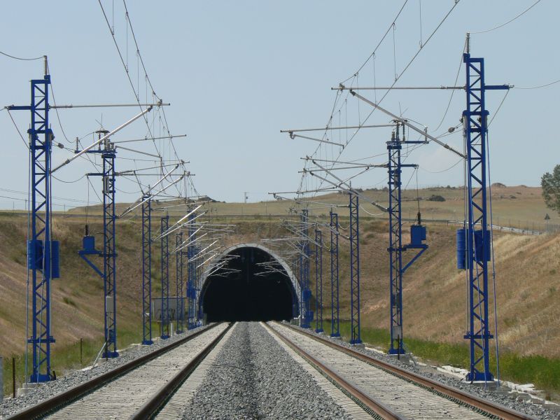 TUNEL-AVE-SOTERRAMIENTO-TALAVERA-COMARCA-SOS-TREN-MERCANCIAS-EXTREMADURA-TOLEDO-MADRID