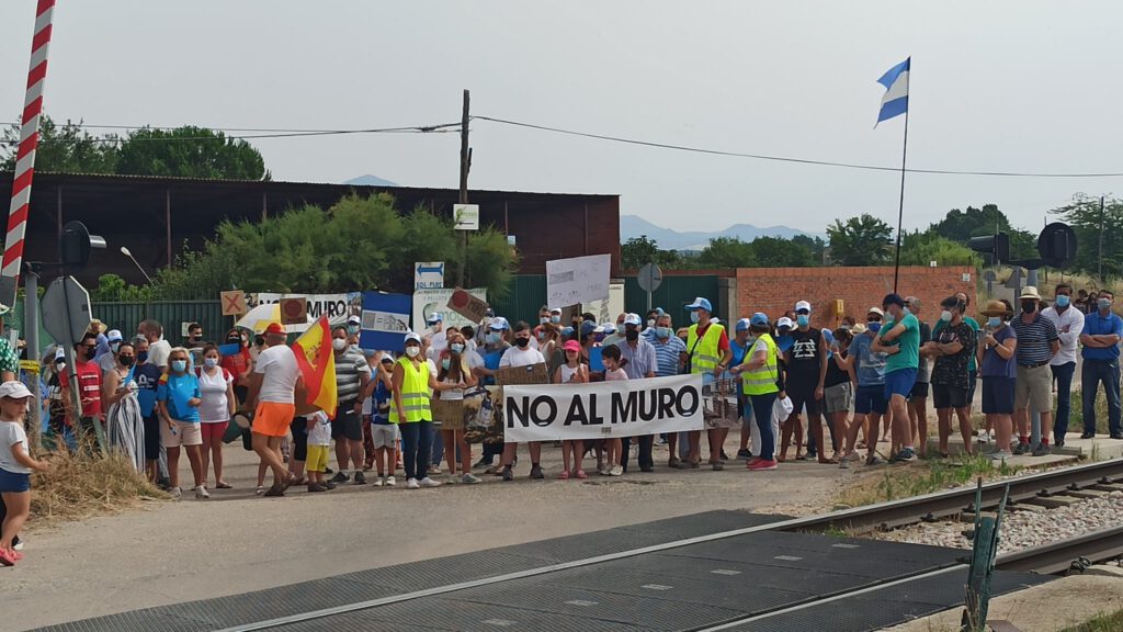 SOS-TALAVERA-COMARCA-NO-AL-MURO-SOTERRAMIENTO-TREN-AVE-VIAS-ADIF-AYUNTAMIENTO-JUNTA-FOMENTO-MINISTERIO-FIRMA