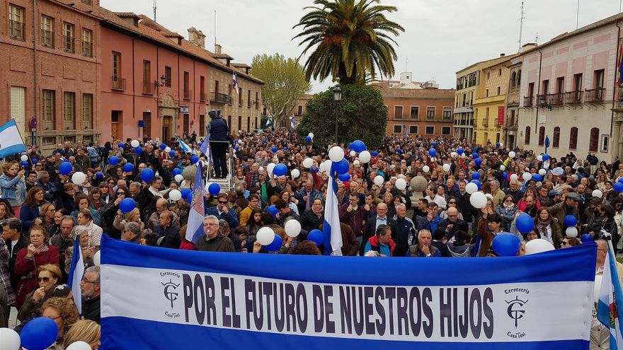 SOS-TALAVERA-COMARCA-MANIFESTACION-CONCENTRACIÓN-FUTURO-CIUDAD-TREN-AVE-INDUSTRIA-SOTERRAMIENTO-ADIF-JCCM-AYUNTAMIENTO-MINISTERIO